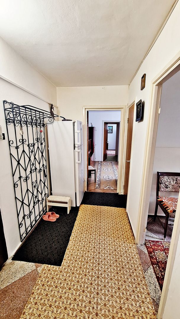 Zona Garii Apartament 3 camere, etaj 3/4, insorit, liber, 119900 euro - Poză 17