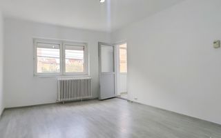 Apartament vanzare 2 camere , et.1, decomandat - Poză 1