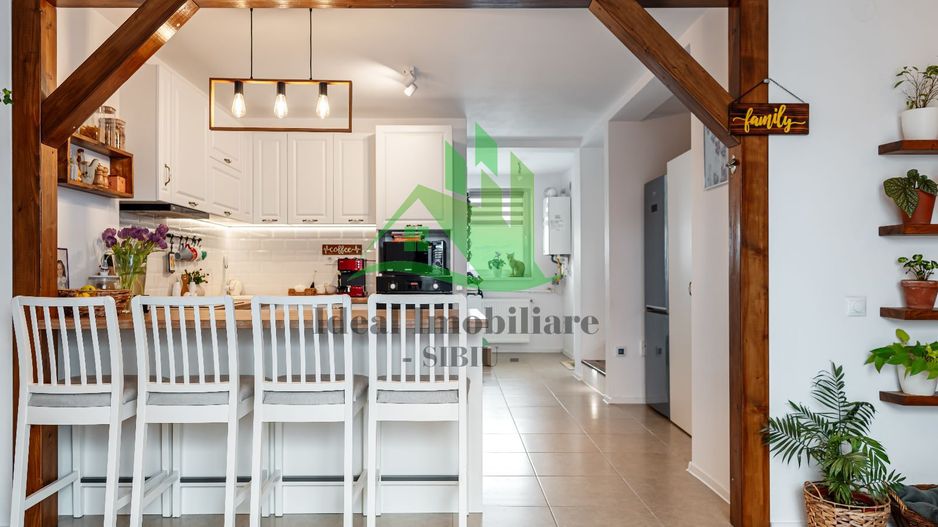 Casa Triplex cu 3 camere, Mobilat-Utilat, in Selimbar - Poză 5