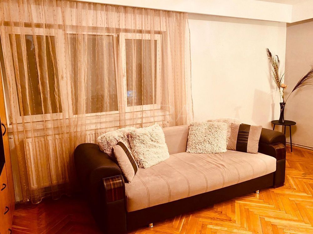 Apartament cu 2 camere, decomandat, balcon închis, zona Zorilor. - Poză 2