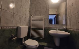 Apartament cu 3 camere, prima închiriere după renovare- zona UMF - Poză 9