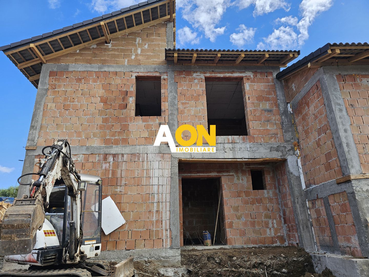 Duplex modern 121 mp utili, 4 camere, curte 315 mp, zonă liniștită - Poză 3