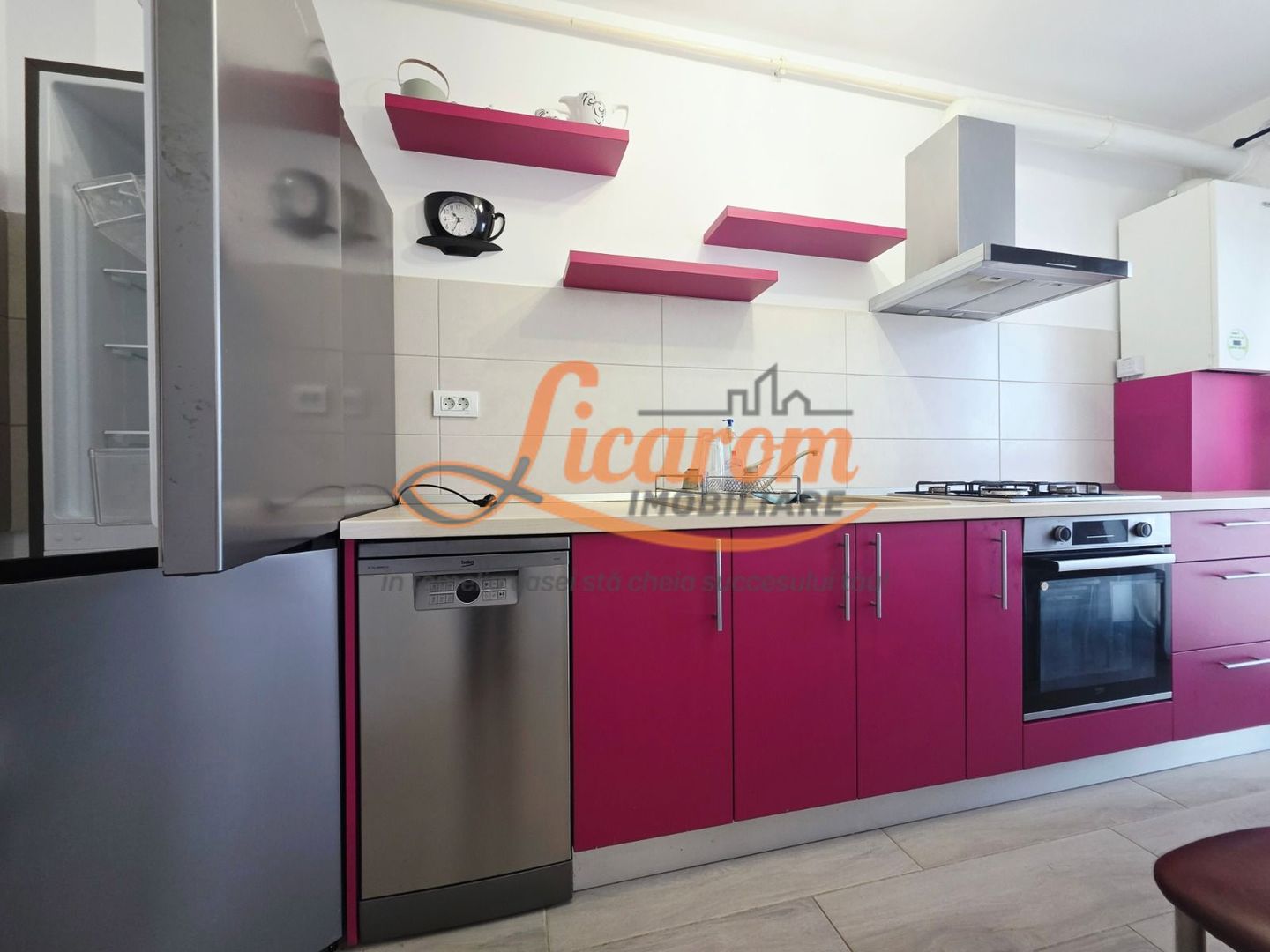 Apartament 2 camere, mobilat, lift, parcare, animale,Cristian BV - Poză 3