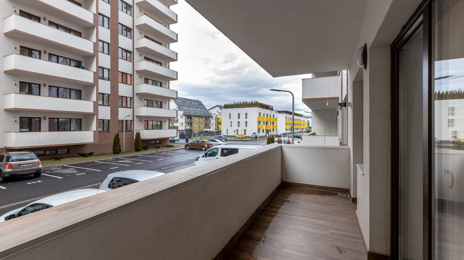 Coresi-Isaran apartament foarte spatios, 2 bai - Poză 11