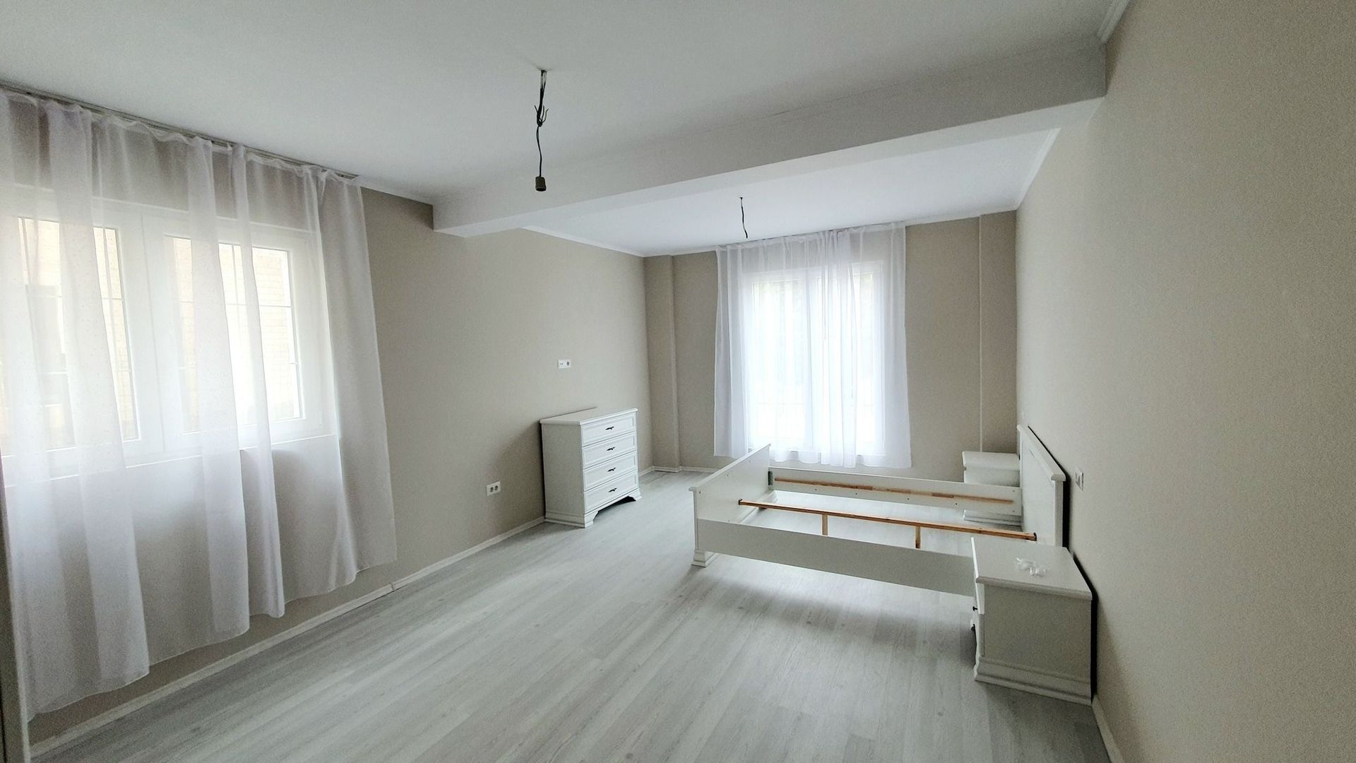 Casa de închiriat: Cartier privat, zona lacurilor Crevedia Buftea. - Poză 15