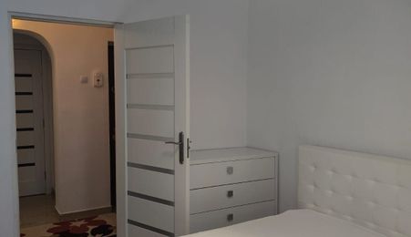 Apartament 2 camere decomandat – Zonă centrală, lângă Primăria Iași