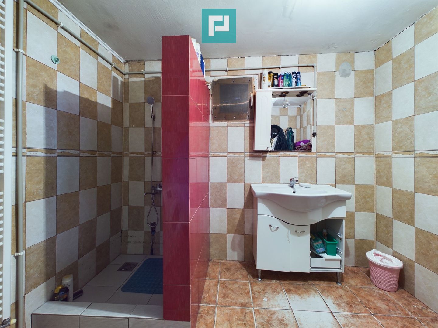 Apartament cu 2 camere la curte comună, Pârneava - Poză 10