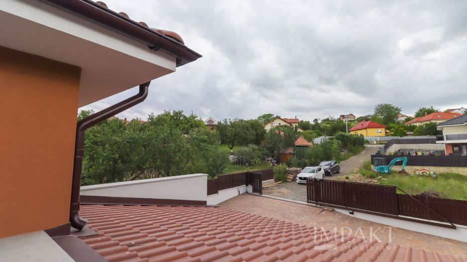 Case cuplate 5 camere si teren de 700 m2 in Feleacu - Poză 19