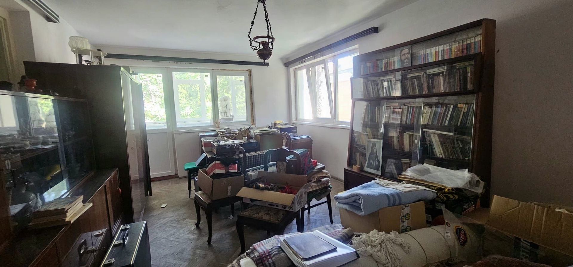 De vanzare  -  Casa P+1E - Alea Trandafirilor - 220.000 euro - Poză 2