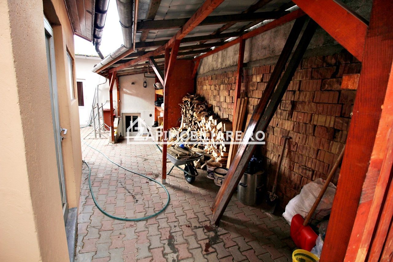 Casa 4 camere+spatiu comercial 420mp.6 bai,720mp teren - Poză 21