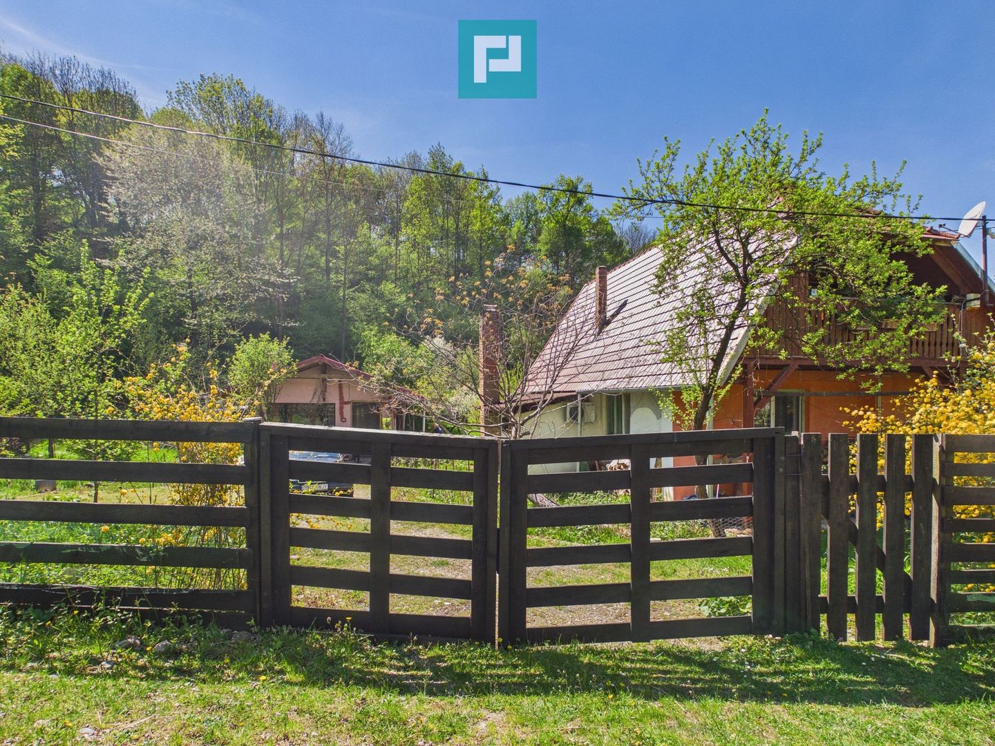 Casă Câmpani, 8000 mp teren, la poalele Apusenilor - Poză 1