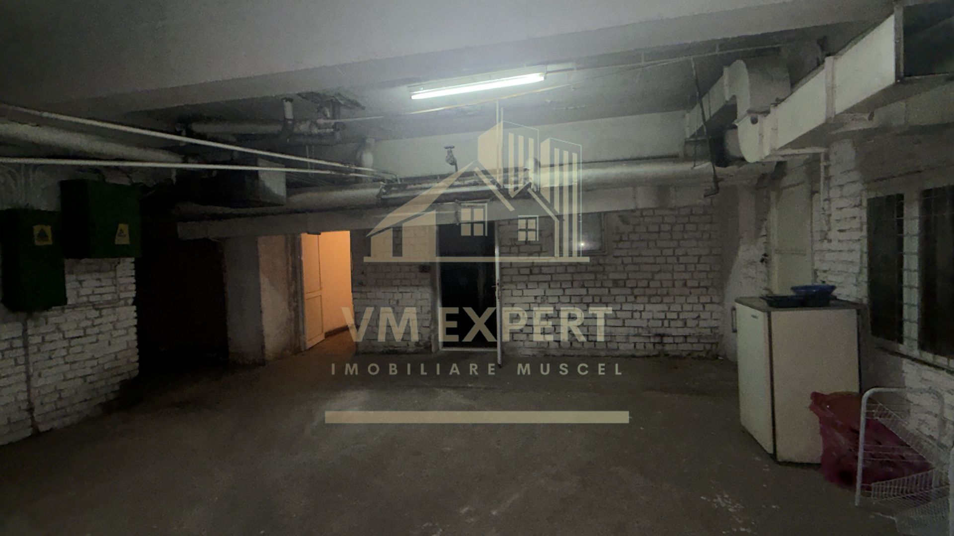 SPAȚII COMERCIALE DE INCHIRIAT ZONA ULTRACENTRALĂ CAMPULUNG - Poză 11