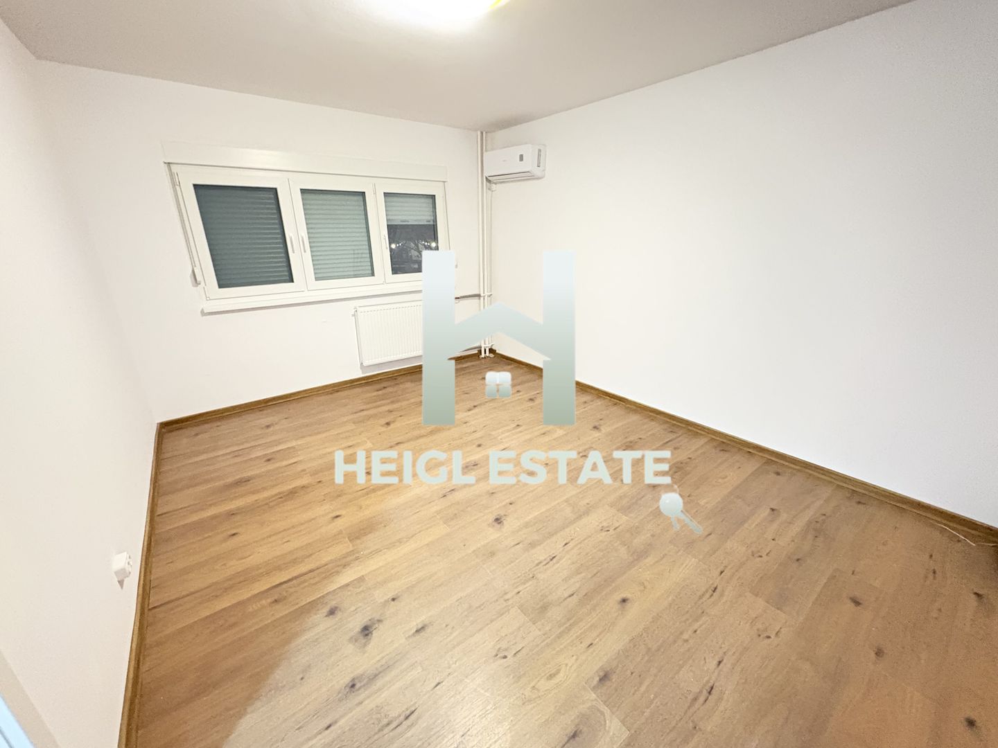 Apartament cu 2 camere situat la etajul 1 in Complexul Studentesc - Poză 1