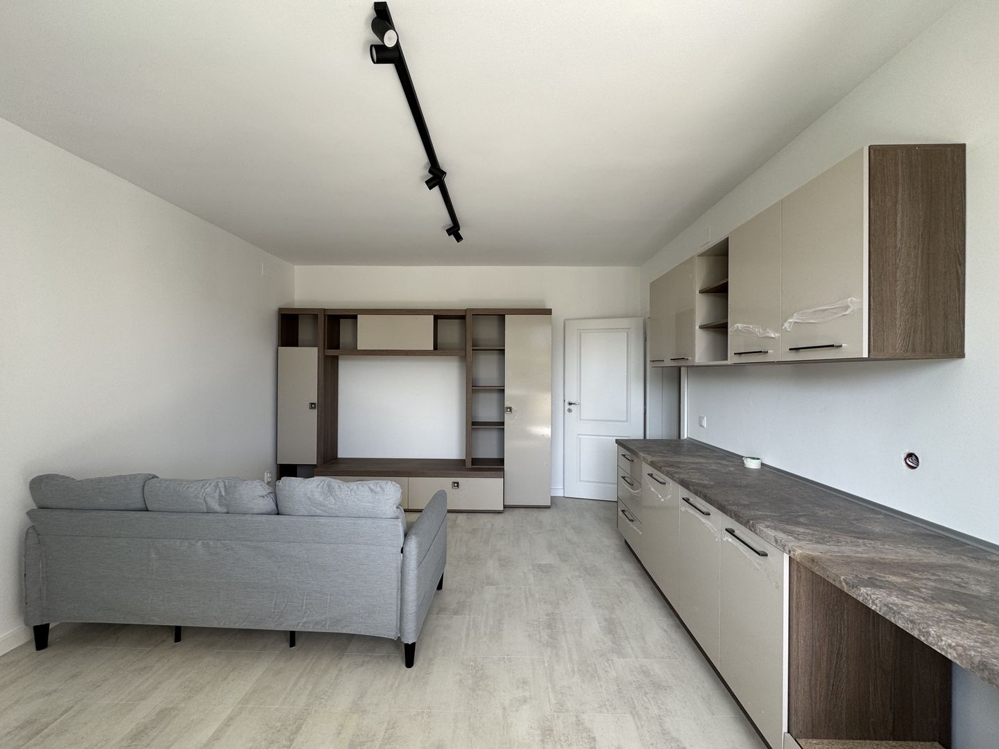 Apartament nr.11 cu 2 camere complet mobilat si utilat - Poză 1