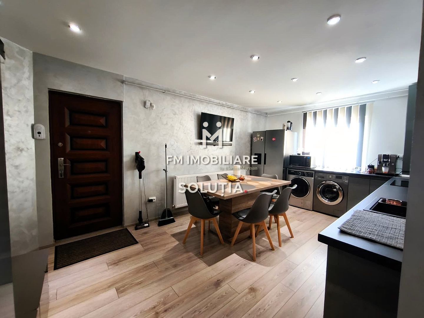 Apartament 2 camere, decomandat, finisat modern - Poză 3