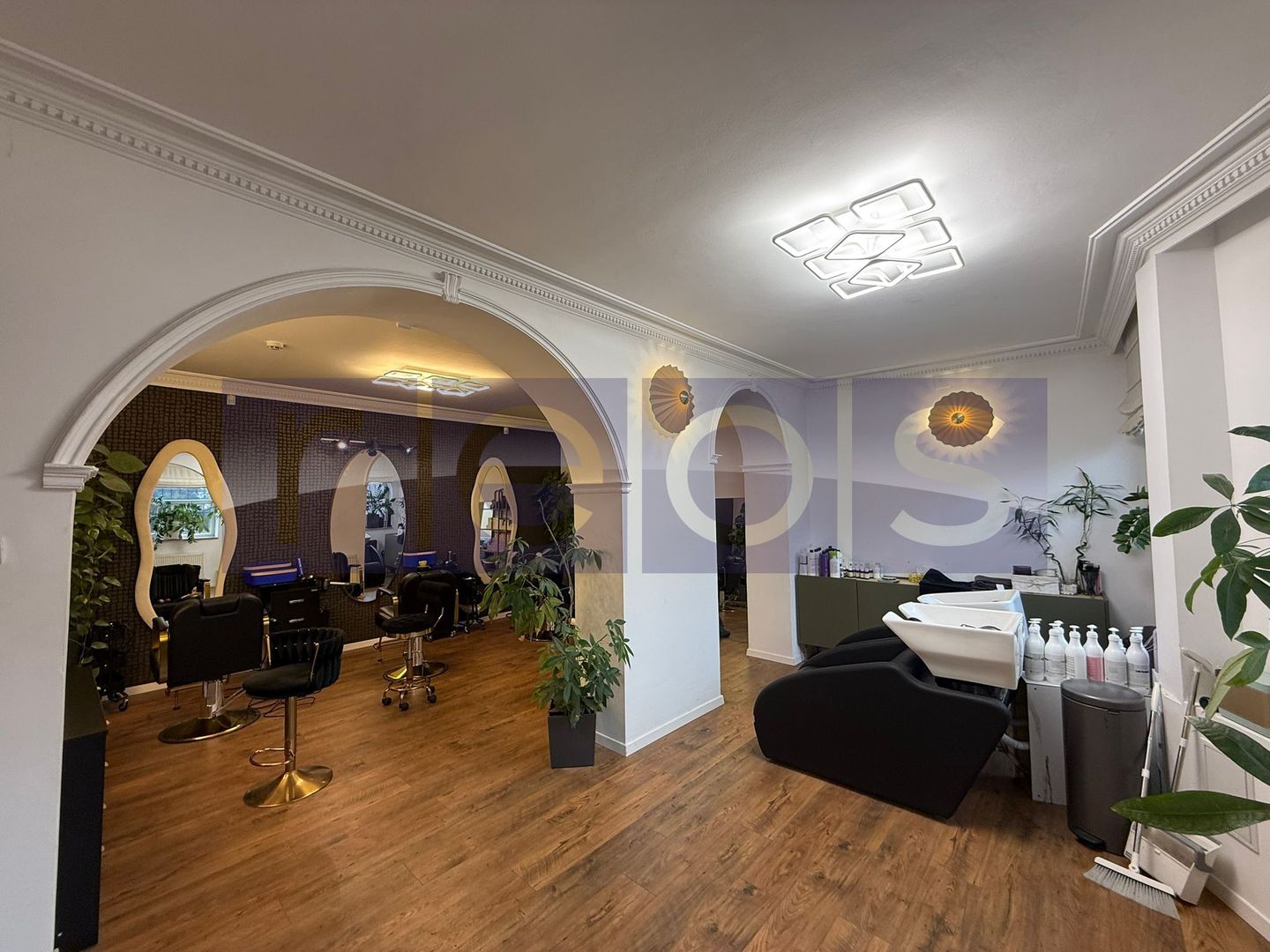 INCHIRIERE SPATIU SALON  DE LUX IN VILA | DOROBANTI | MOBILAT-UTILAT - Poză 2