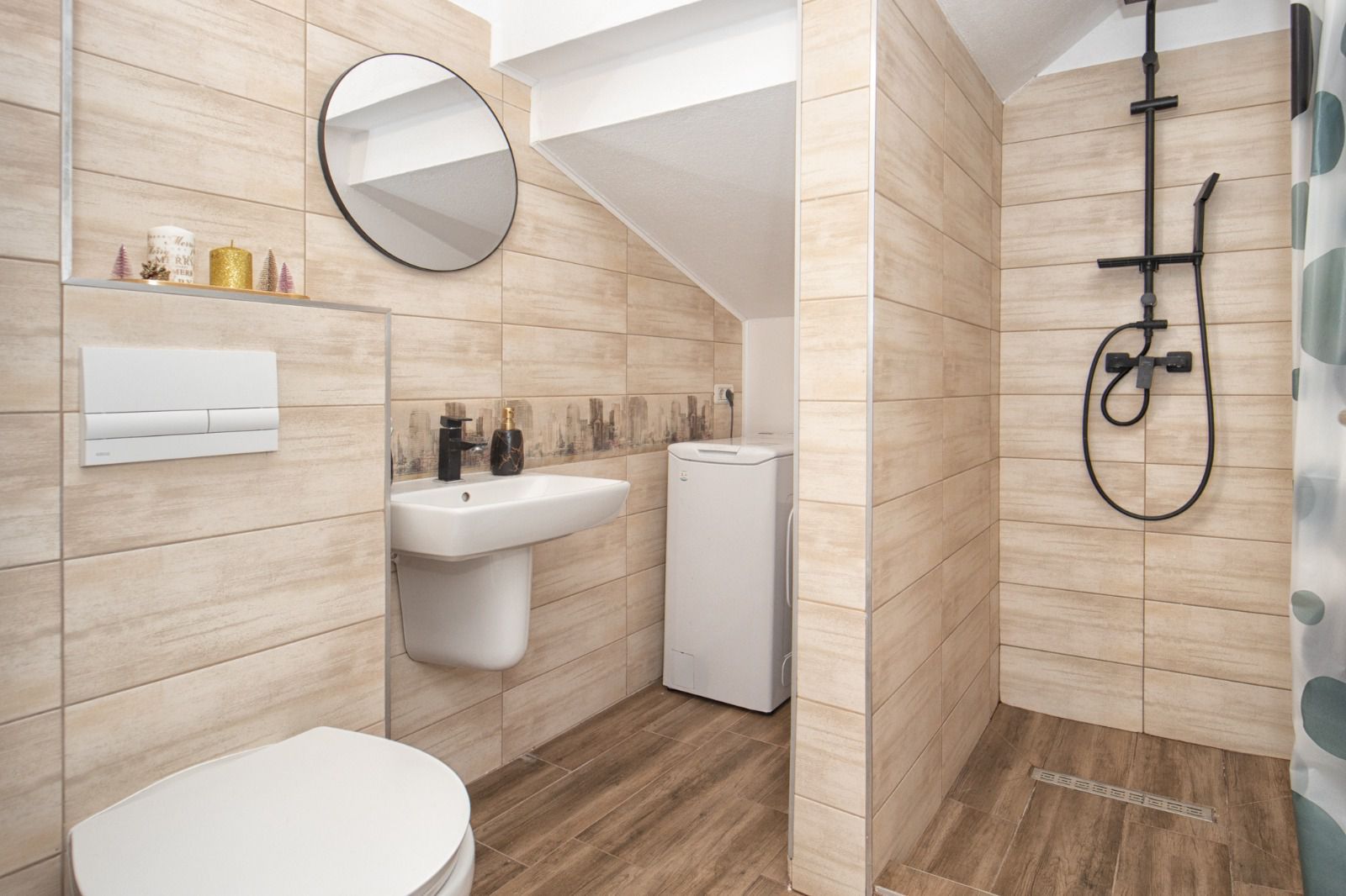 Casă înșiruită de vânzare în Sânpetru | Mobilată și utilată premium - Poză 15