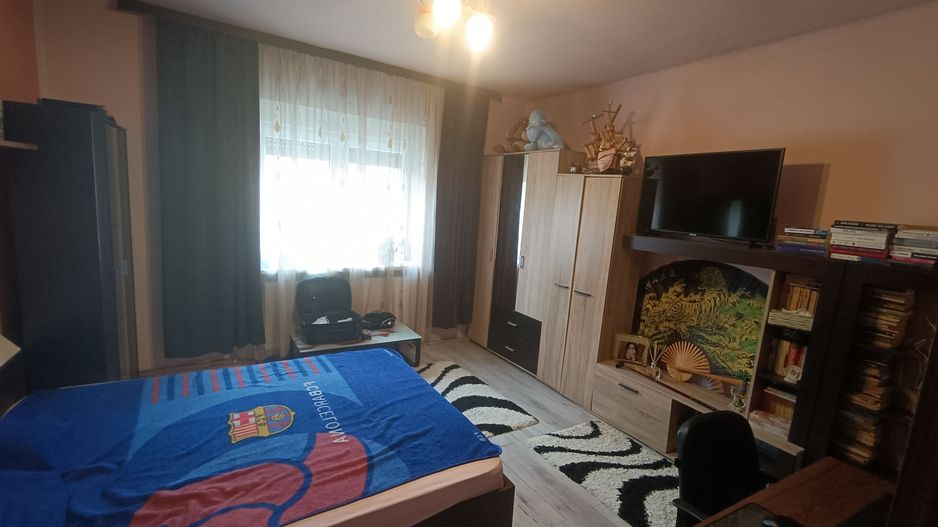Casă de vanzare cu 4 camere 107 mpu pivnita anexe curte gradina Sebes - Poză 1
