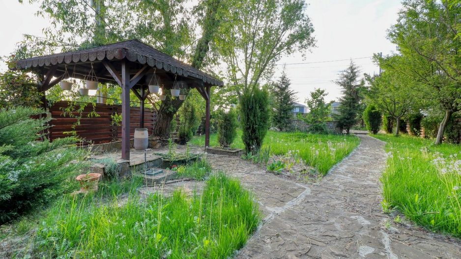 Vila individuala cu 589 mp teren, foisor si gradina superba | Darza - Poză 3