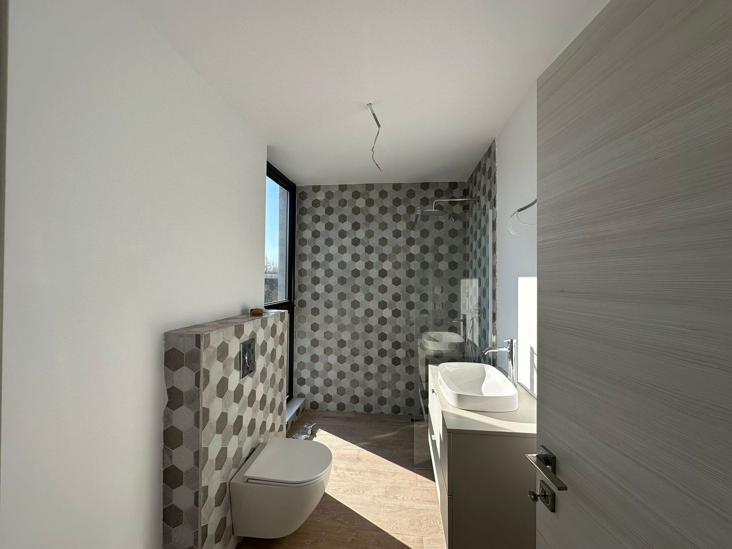 Vila lux  nemobilata cu 5 camere de inchiriat i - Poză 4