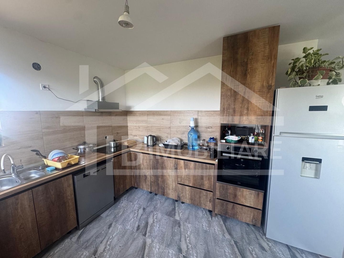 Casa individuala, 200 mp utili, 1399 mp teren, Zona Ernei - Poză 9