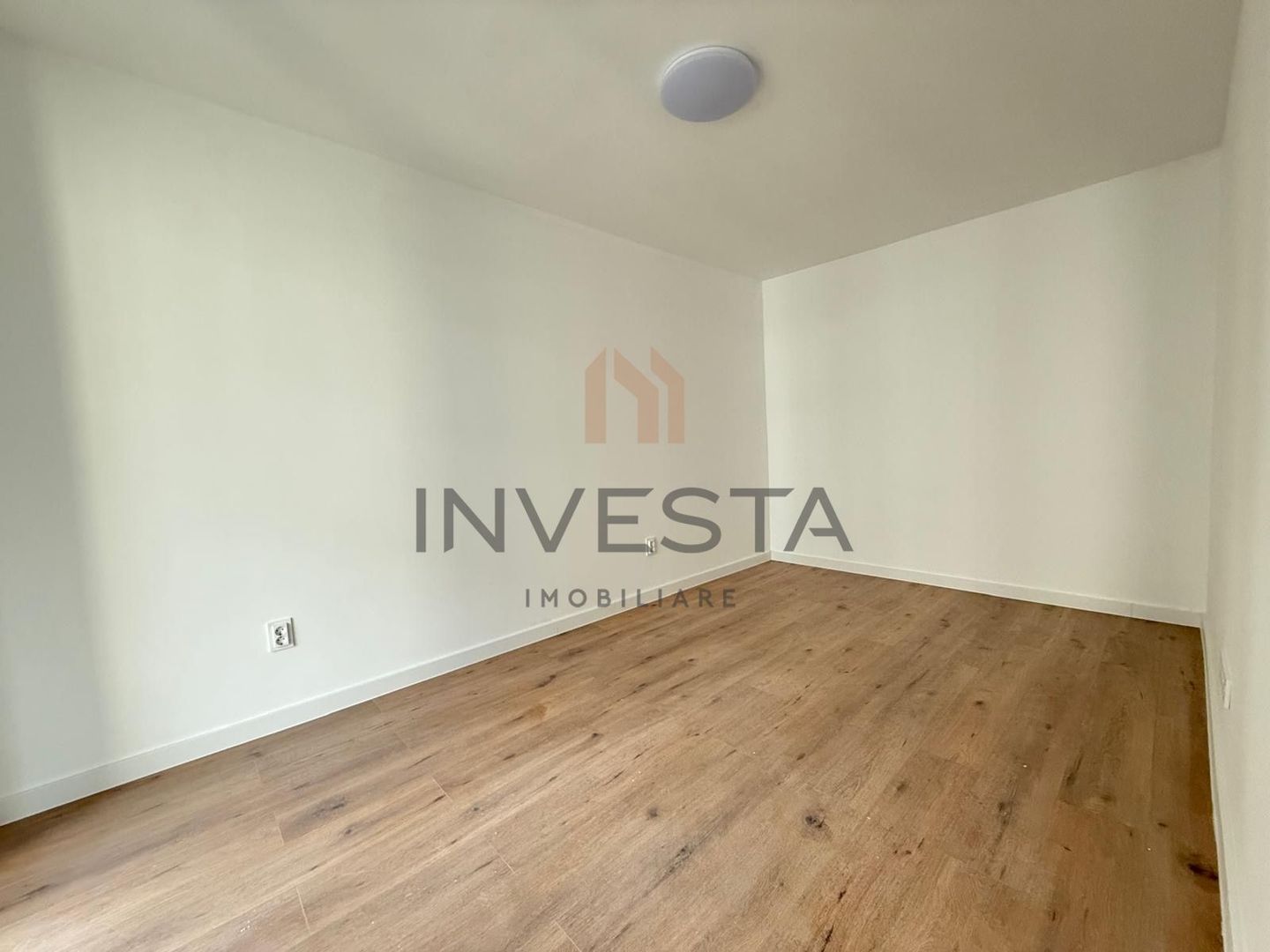 Apartament finisat! Cu extras CF! La intrare in Baza Sportiva! - Poză 5