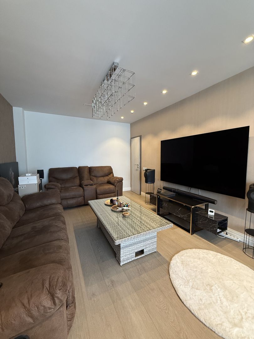 Casa de vânzare PREMIUM in Selimbar - Poză 2