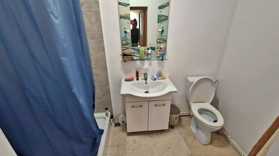 Vanzare casa cu teren 1800 mp, Pitesti str Bananai, la intrare - Poză 7