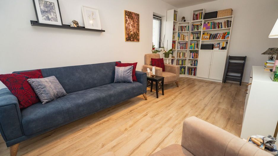 Vanzare Apartament 2 camere Obor , Bloc Nou, Parter - Poză 1