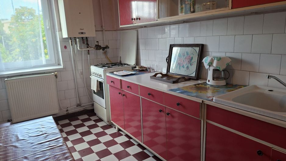 Apartament cu 4 camere de vanzare/centru Turda - Poză 1