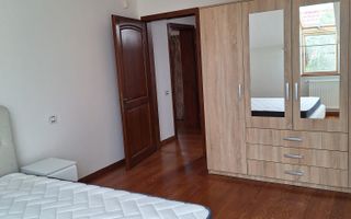 Casa deosebită în Europa – stil clasic, terase și grădină amenajata - Poză 13