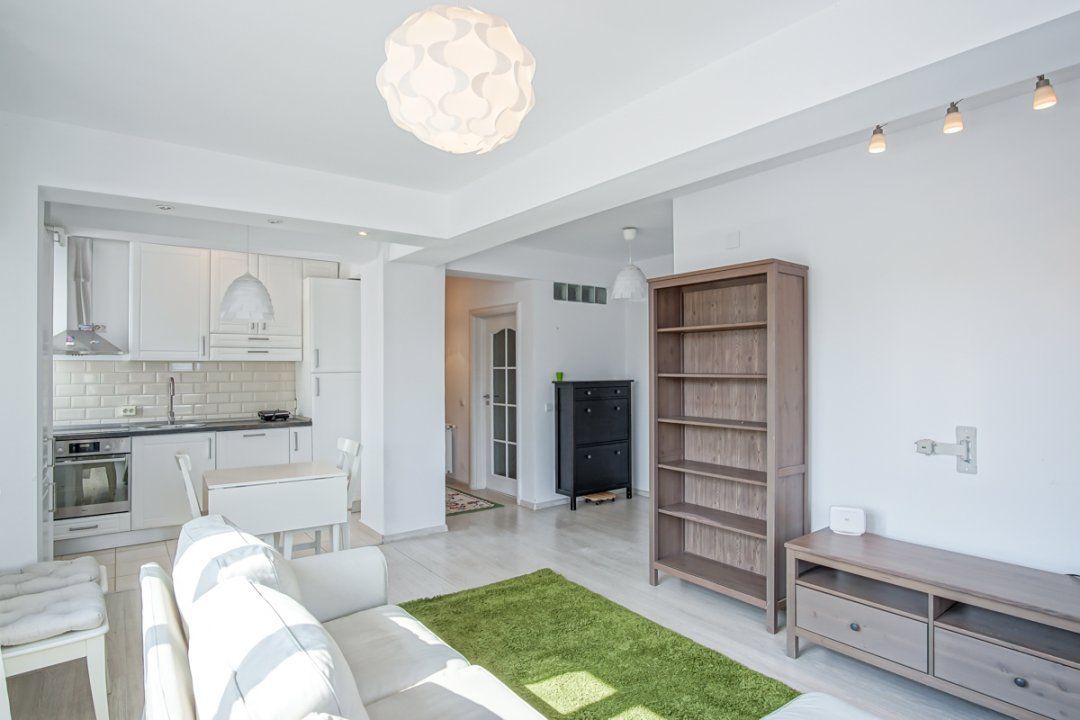 Apartament 3 camere si loc de parcare - Poză 2