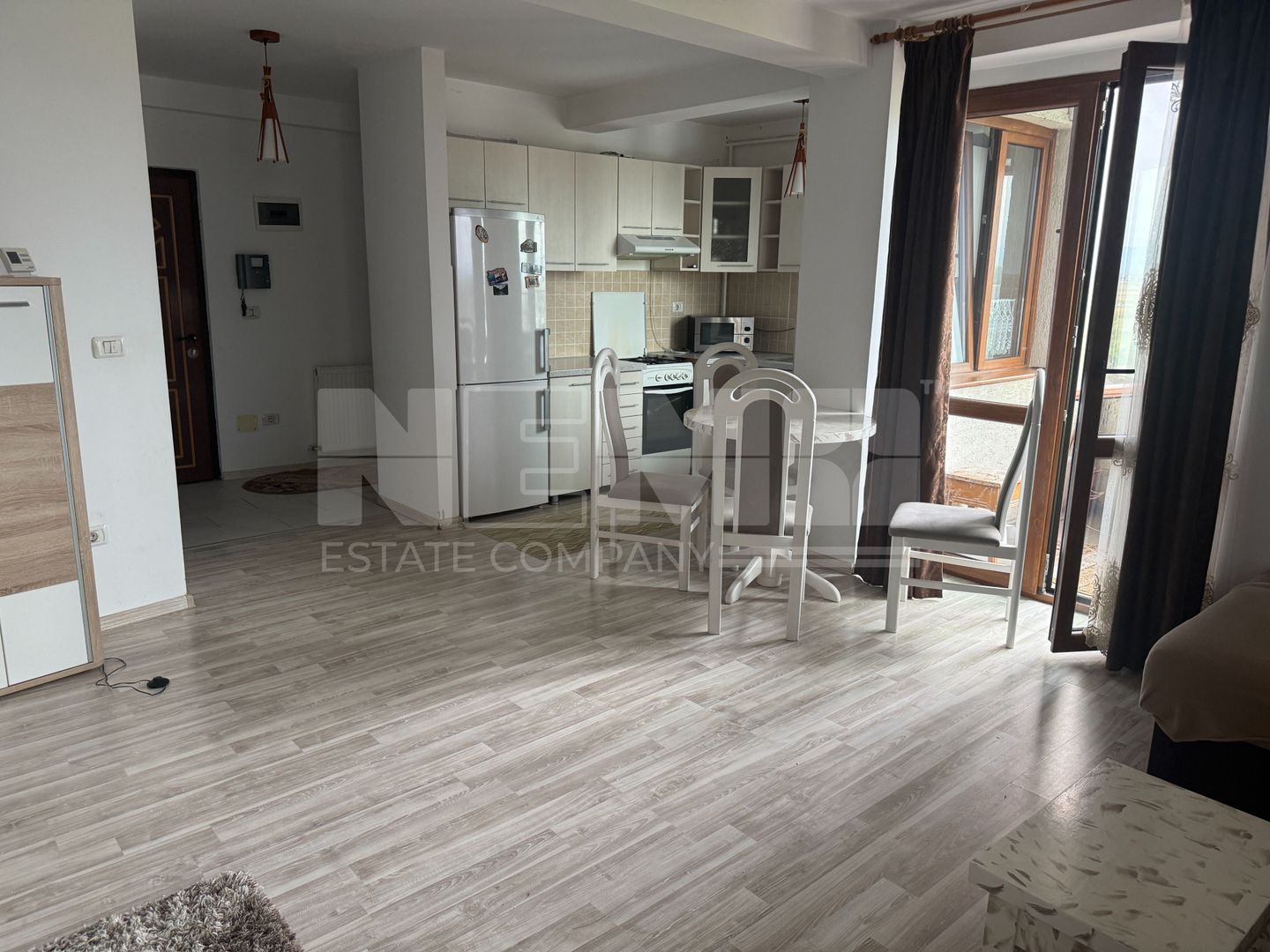 Apartament 2 camere | Radauti | Etaj 4 | Lift | 350 EURO - Poză 2