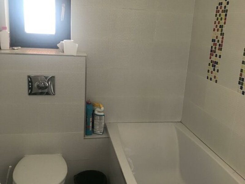 De inchiriat Casa Semidecomandata curte proprie cu 2 fronturi zona Uta - Poză 6