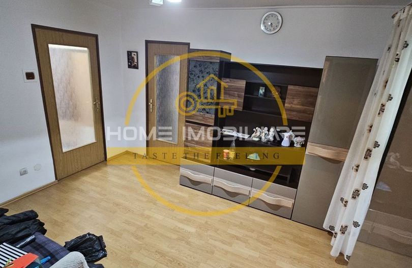 Apartament cu 3 camere/ 53mp/ zona Podu Ros - Poză 1