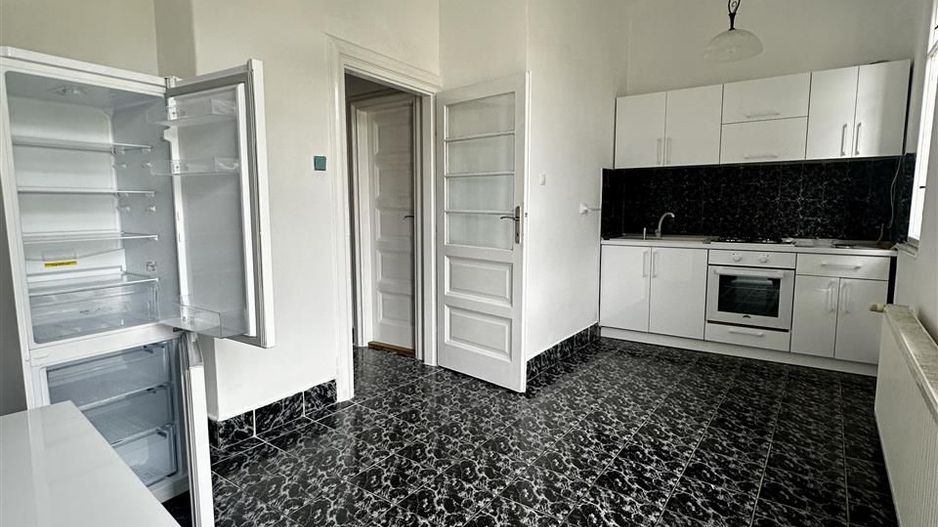 Casa Ultracentral singur ï¿½n Curte - Poză 8