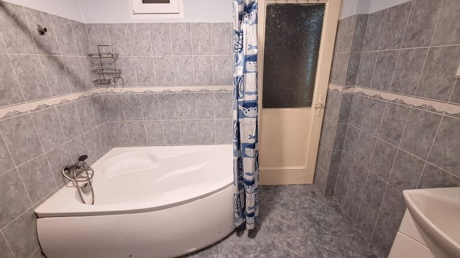 Apartament cu loc de parcare și grădină proprie - de închiriat - Poză 6