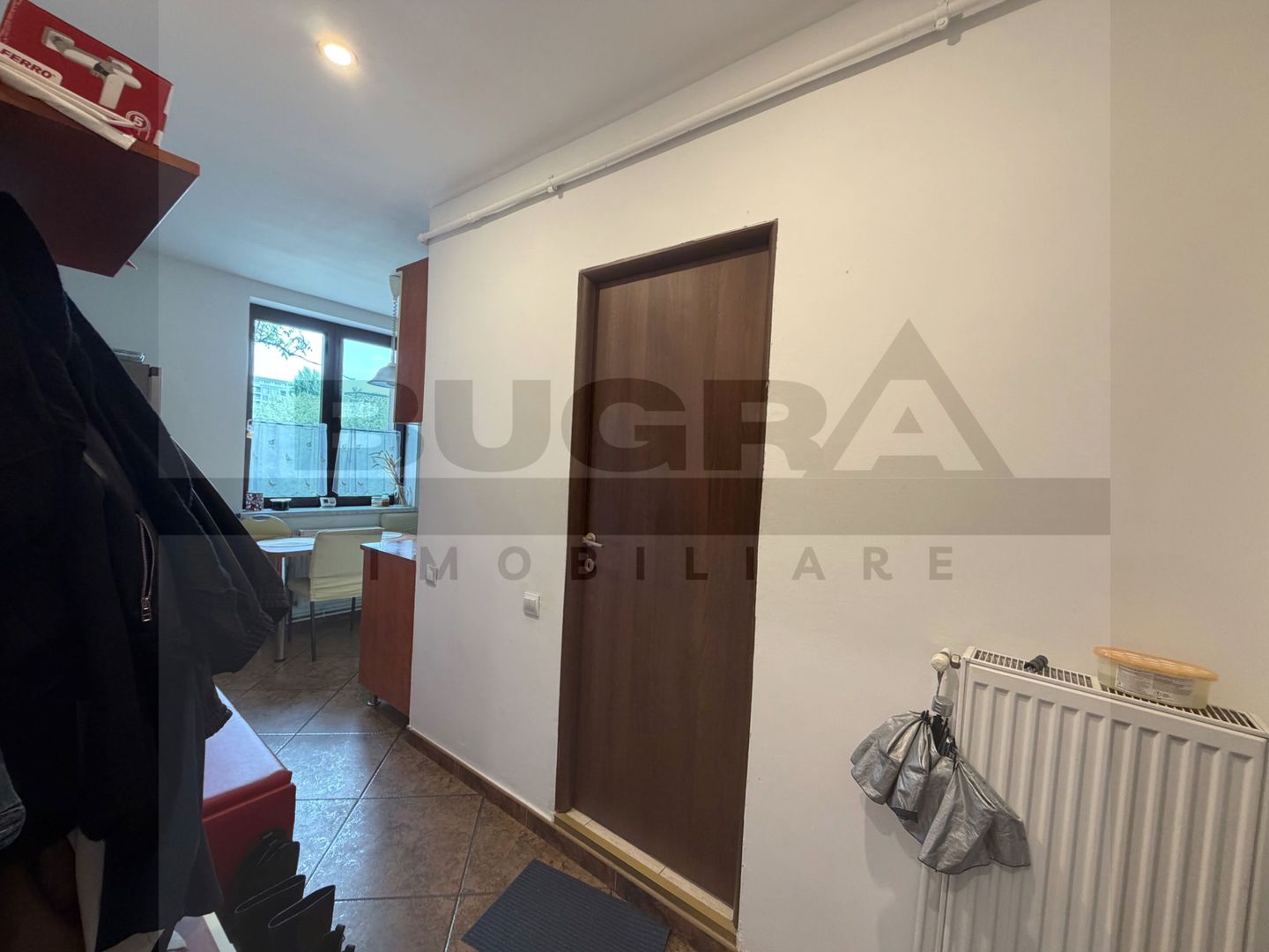 Apartament de 2 camere, decomandat, 54 mp, 2 parcari, zona Garii - Poză 4