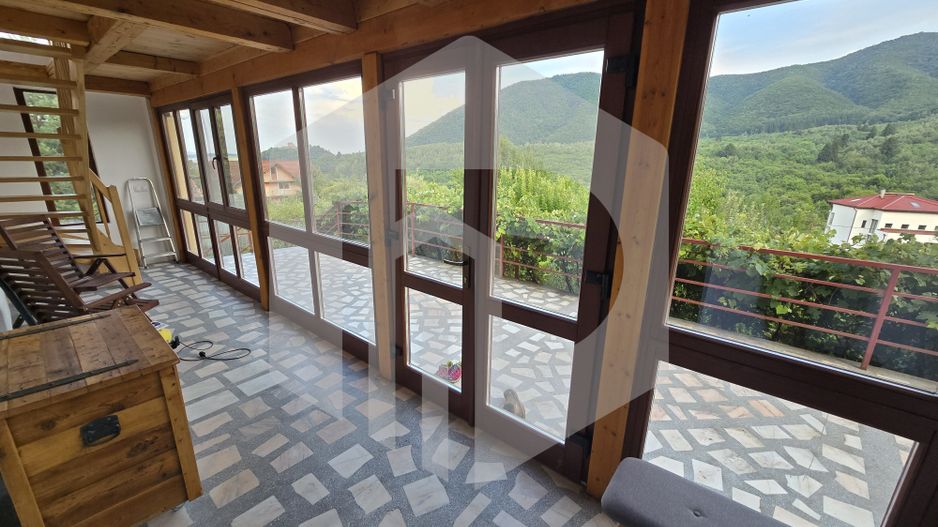 Casa individuala 4 camere teren 3825 mp Cisnadioara - Poză 1