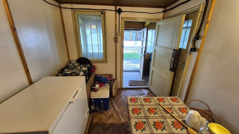 Cabana de lemn cu fundatie 86 mp+ livada pomi fructiferi+teren 847 mp - Poză 9