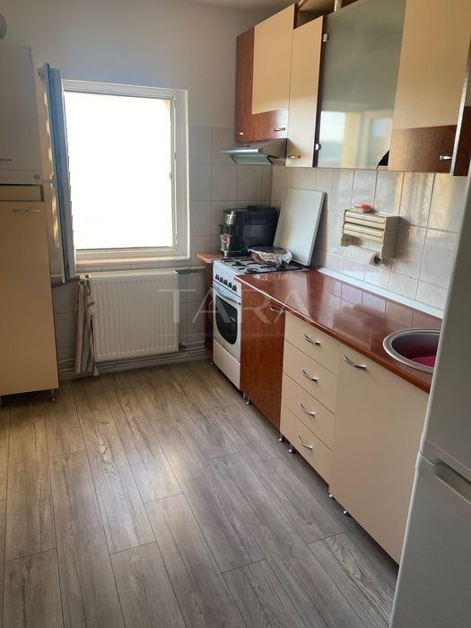 OCAZIE. Vanzare apartament cu 4 camere, central in Apahida. - Poză 3