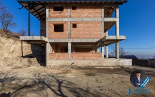 Pensiune/Vilă la roșu P+E+M în Sărata - Poză 7