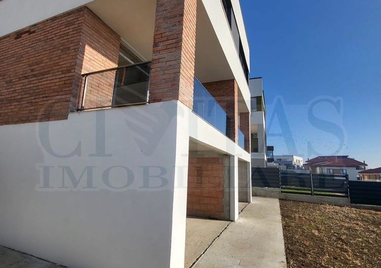 Vand casă tip duplex 160 mp +200 mp de grădină, zona Voronet - Poză 2