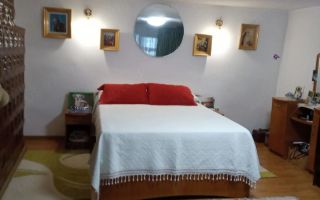Casă de vânzare în Târgu Frumos, cu anexe și teren generos - Poză 4