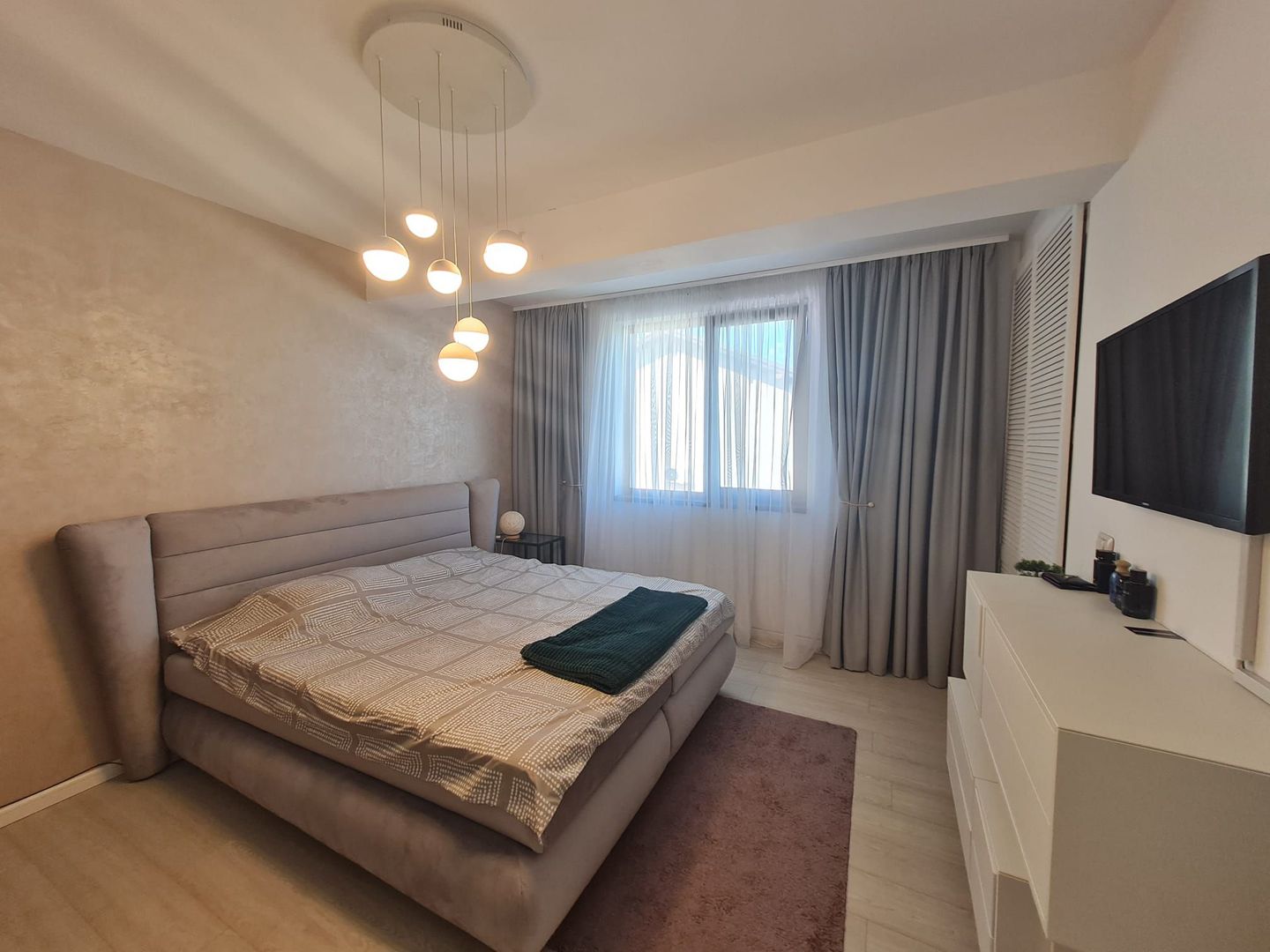 Duplex minimalist cu piscina - Poză 25