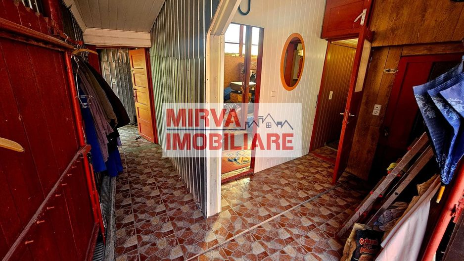 🏡 Casă spațioasă cu 9 camere în Strejnicu – pentru locuință, birouri - Poză 12