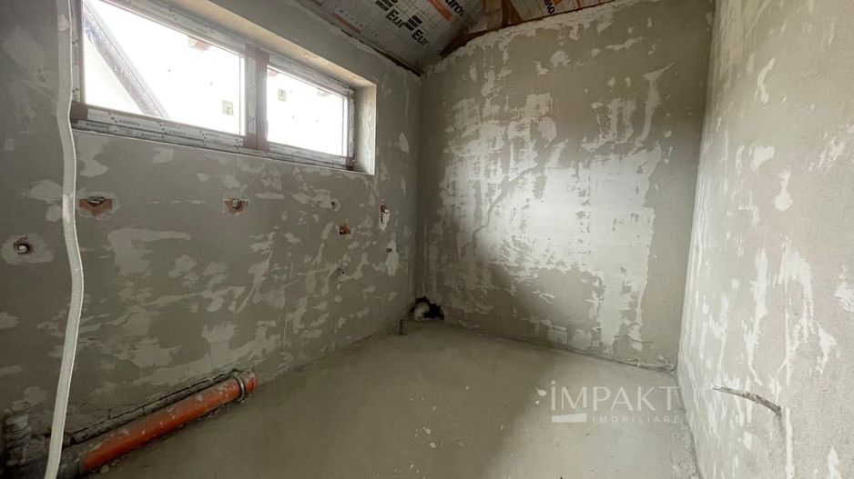 Casa spatioasa cu 1000 mp teren in Aiton - Poză 25