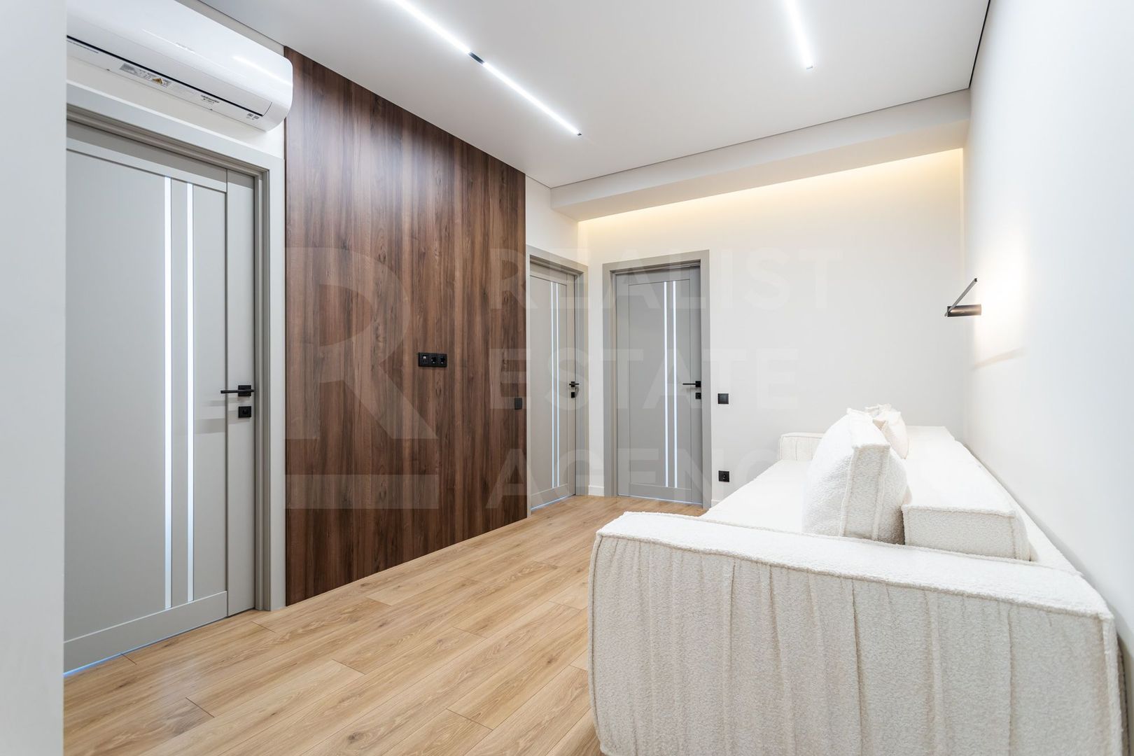 Vânzare, apartament, 3 camere, strada Jubiliară, Botanica - Poză 1