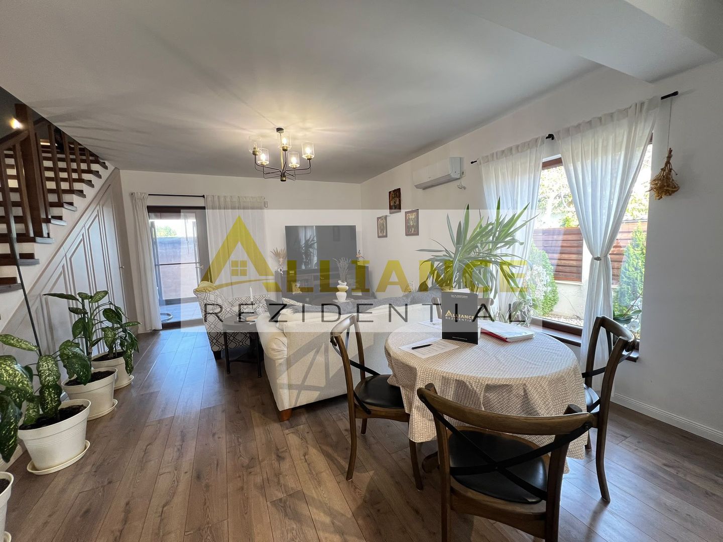 Duplex mobilat si utilat  - 4 camere - Strada asfaltata-800 M de STV - Poză 7