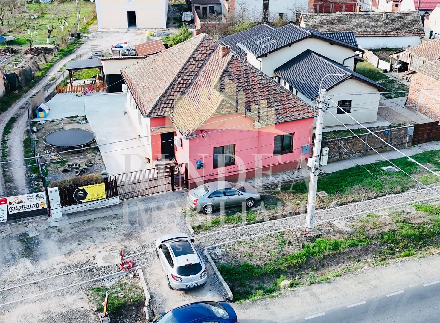 Casa pe principala in Giarmata  737mp teren - Poză 2